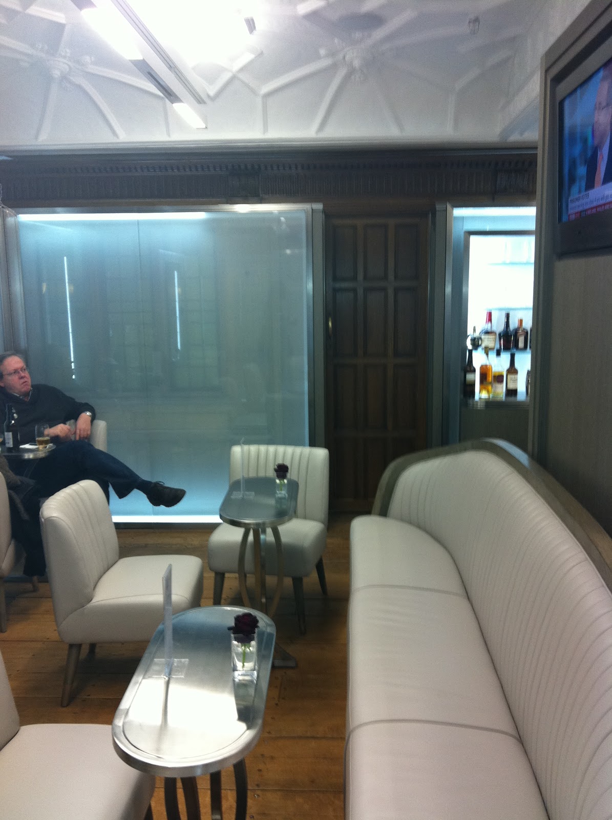 DIARY OF A CLOTHESHORSE INTRODUCING..... THE GENTLEMAN'S LOUNGE AT