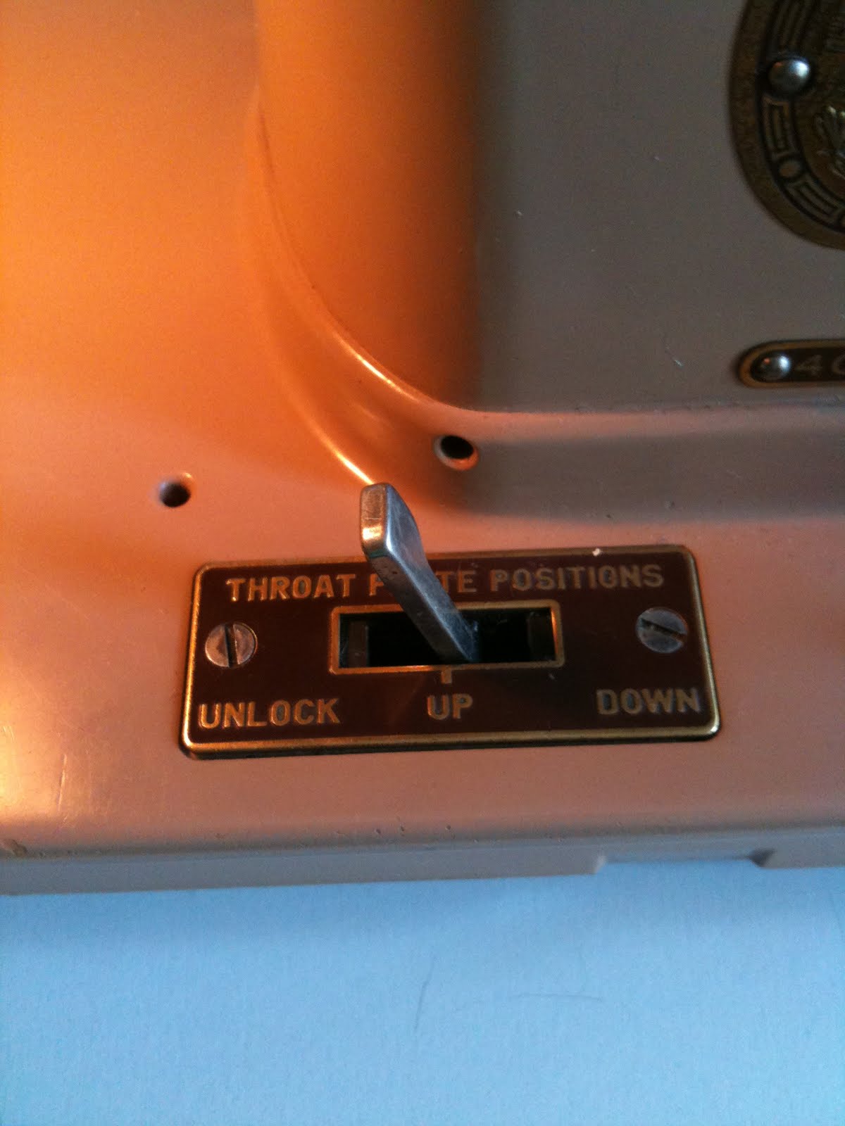 A Few Scraps Free Motion Quilting Feed dogs