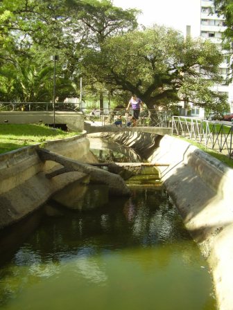 [lado+baixo+leste.jpg]