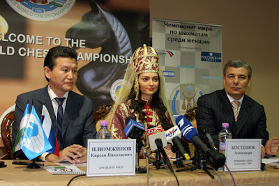  Kirsan Ilyumzhinov, le président de la FIDE, Alexandra Kosteniuk, championne du monde d'échecs et Arcen Kanokov, le président du Kabardino-Balkaria - photo Ruslan Mamiev 