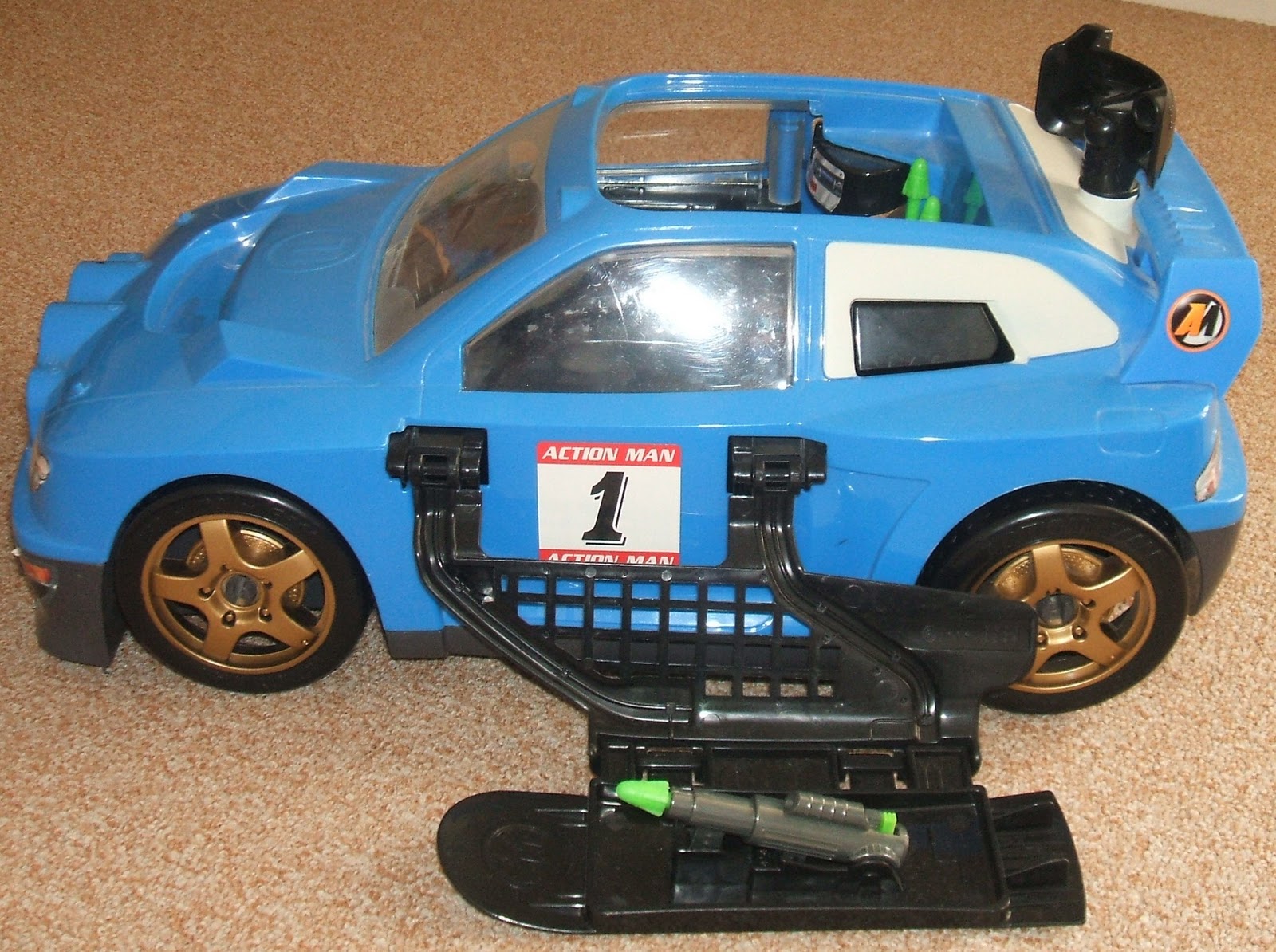 Le petit vide-grenier de Valenty: VOITURE DE RALLYE ACTION MAN