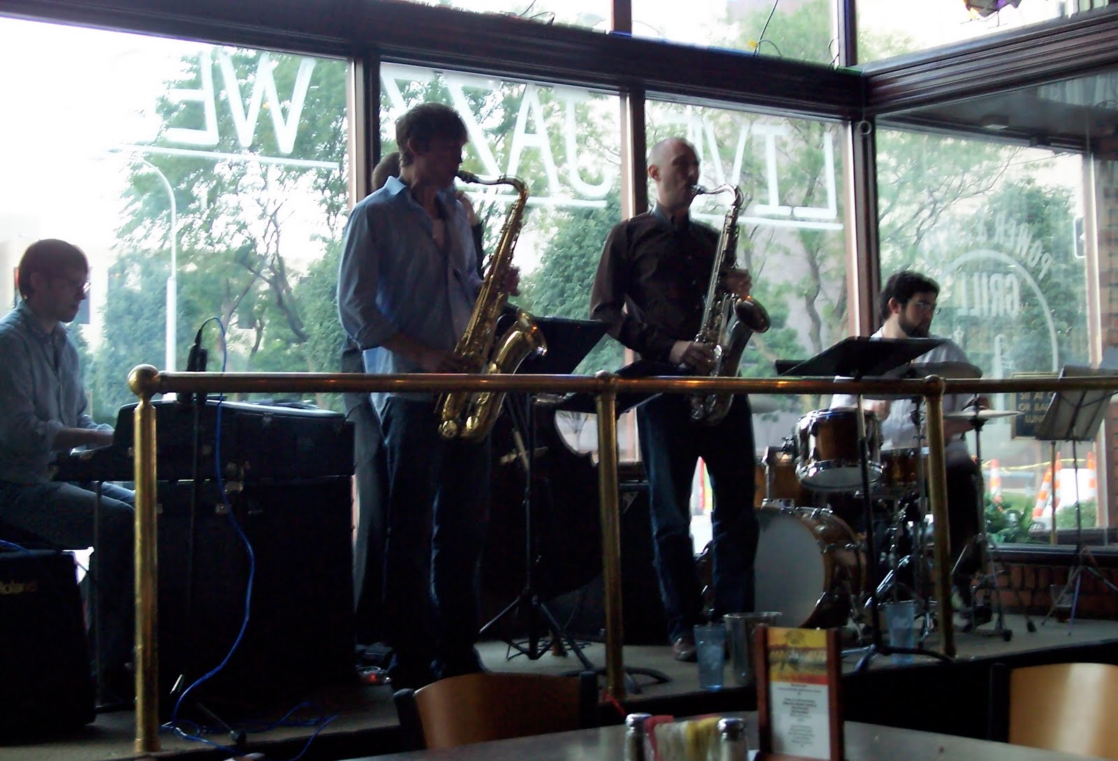 plastic-sax-against-the-crosscurrent