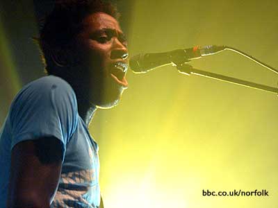 [bloc_party_400_02_400x300.jpg]