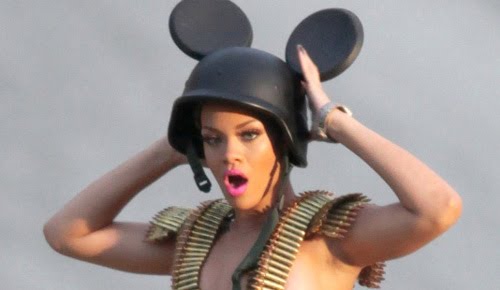 [rihanna-mickey-mouse.jpg]
