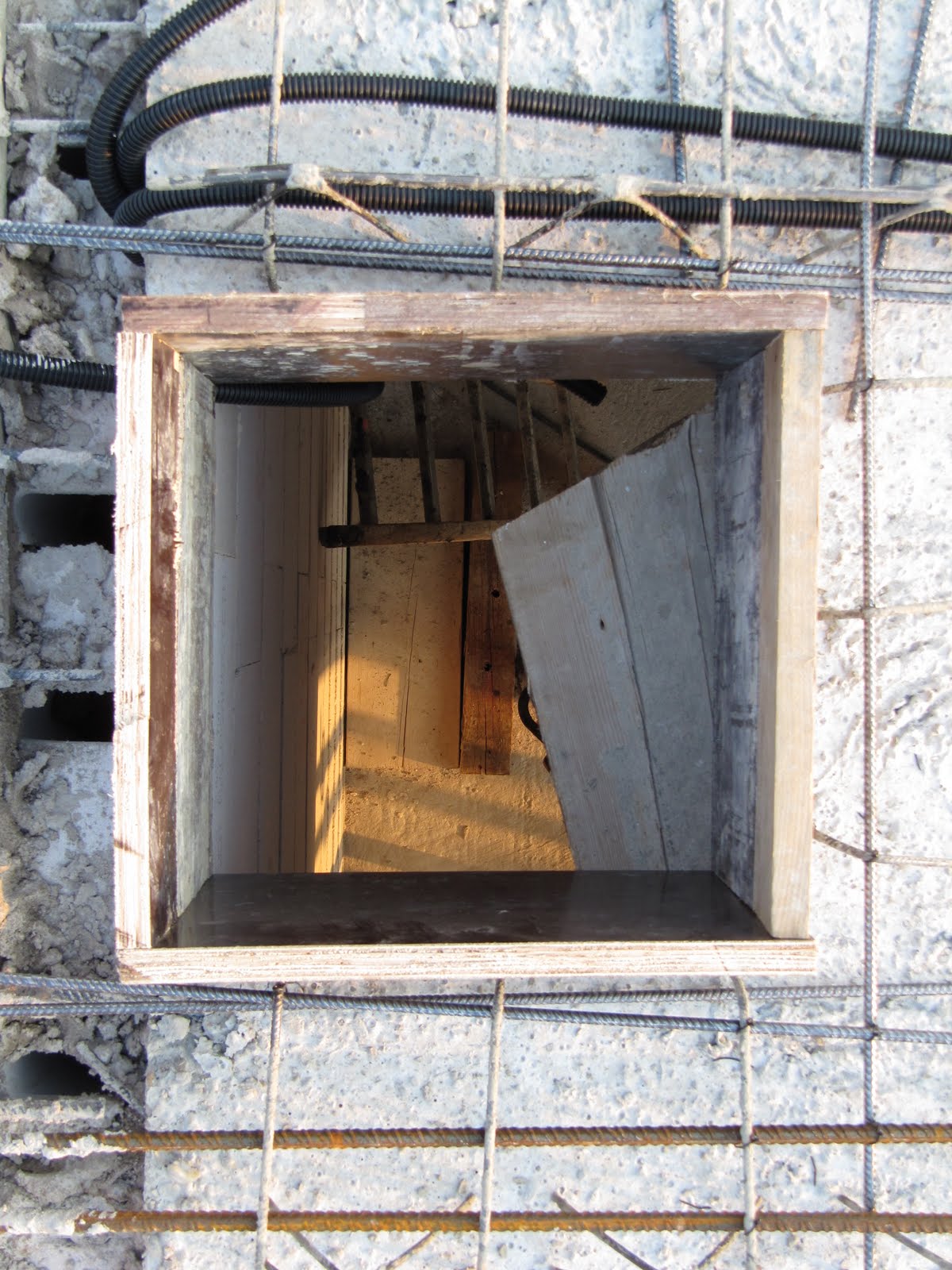 DAS HAUSBAUKOMMANDO: Juni 2010