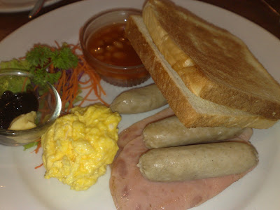 Sunday morning breakfast at Yew's Cafe
