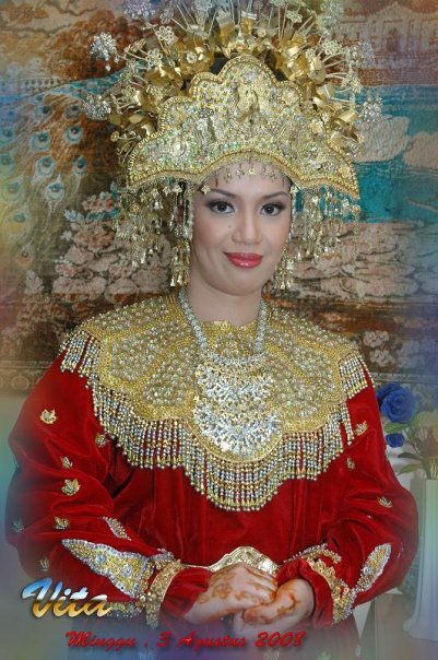 Artistic Indonesian Wedding Gown