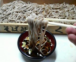 板そば(そばの種類は、並粉そば)