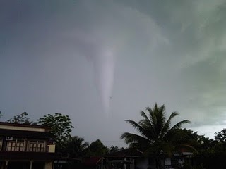 beliung2.jpg