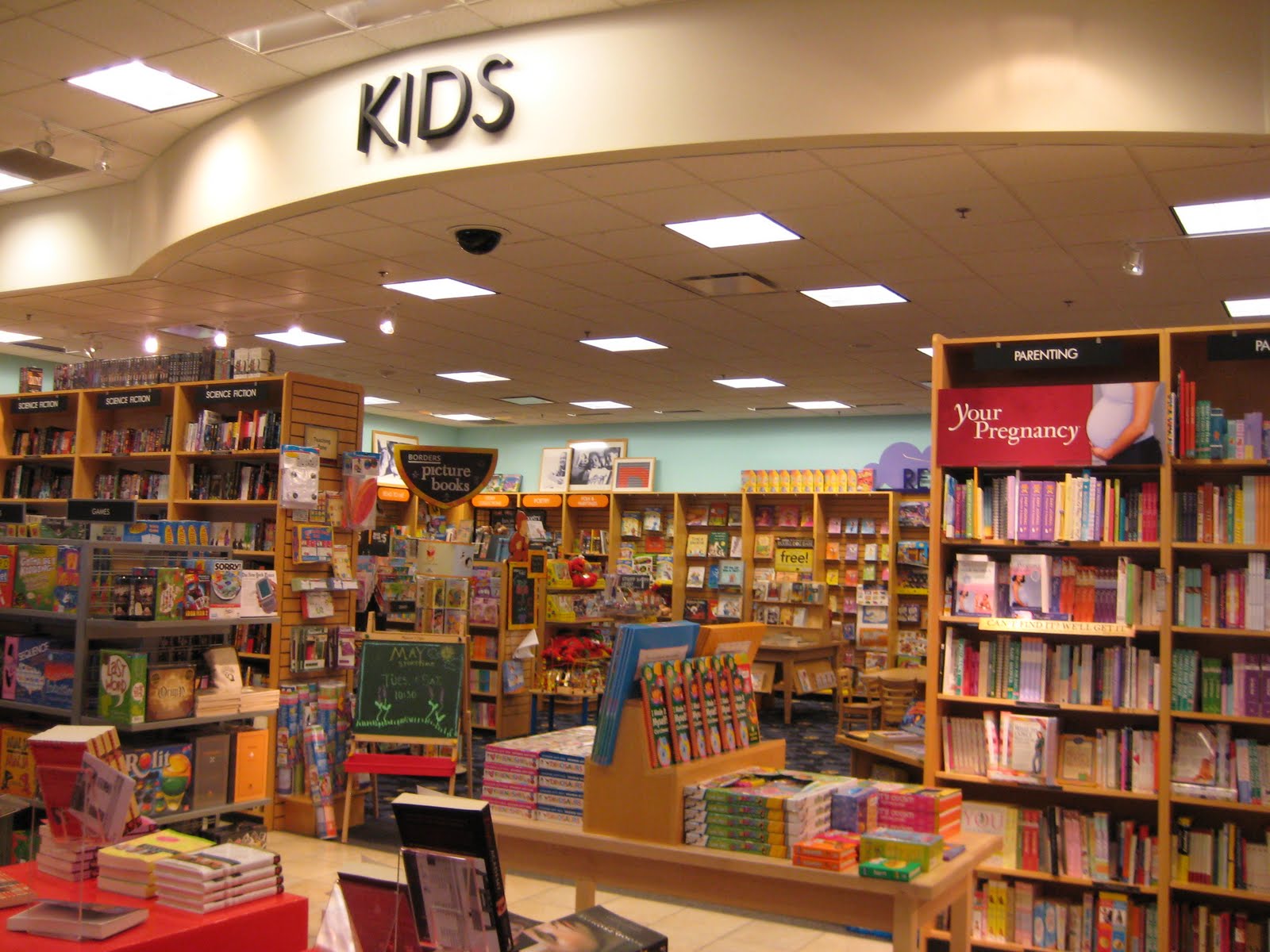 lena&familylife Inside Borders bookstore