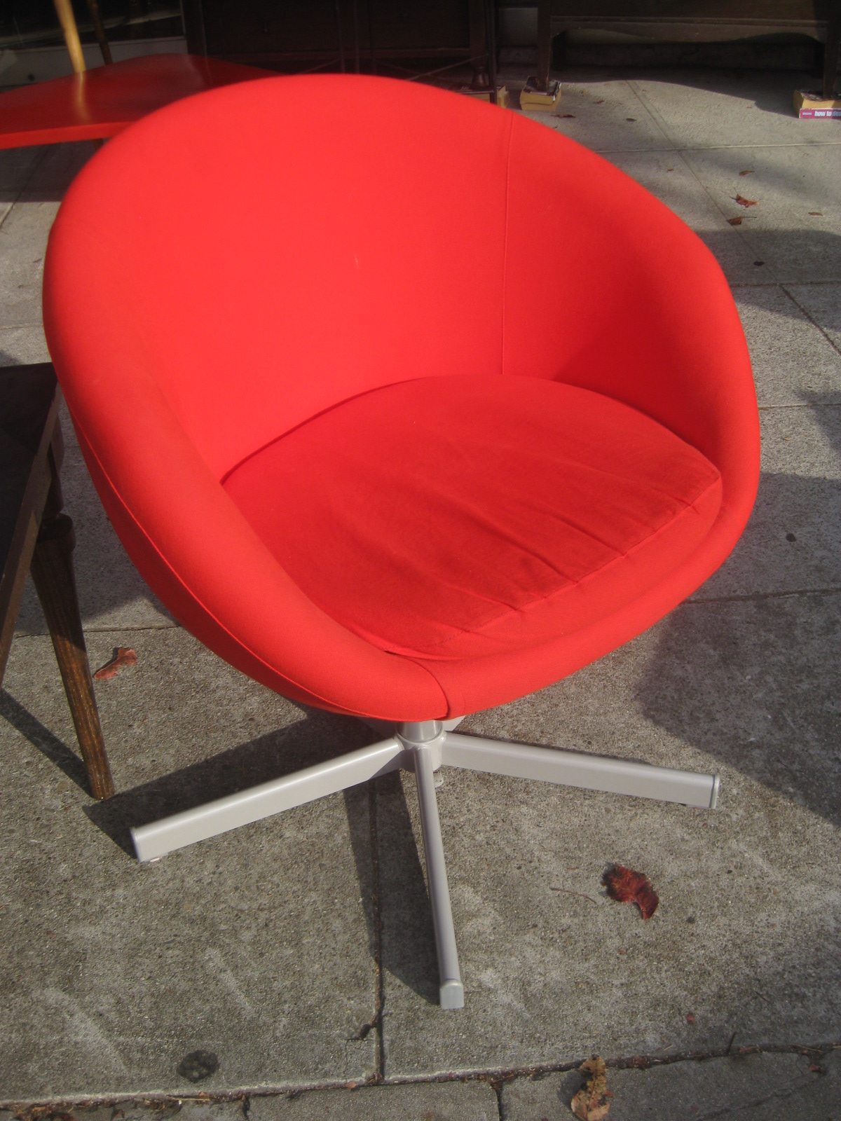 UHURU FURNITURE & COLLECTIBLES SOLD Retro Bucket Chair 30