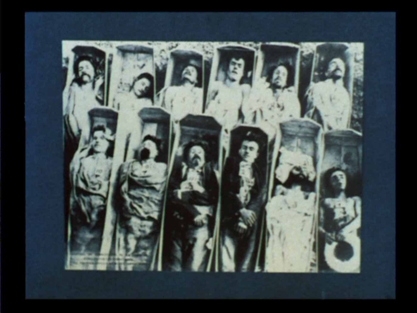 [BUT+communards.jpg]