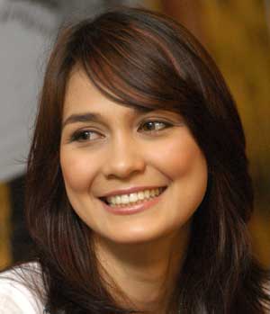 live love: Hot artist picture Ariel - Luna Maya gallery