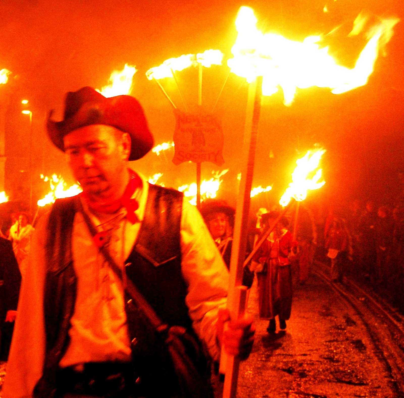 [Copy+of+bonfire4+043.jpg]