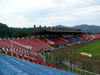 stadioaneromania-stadioane-liga-2-seria-vest-stadionul-jiul