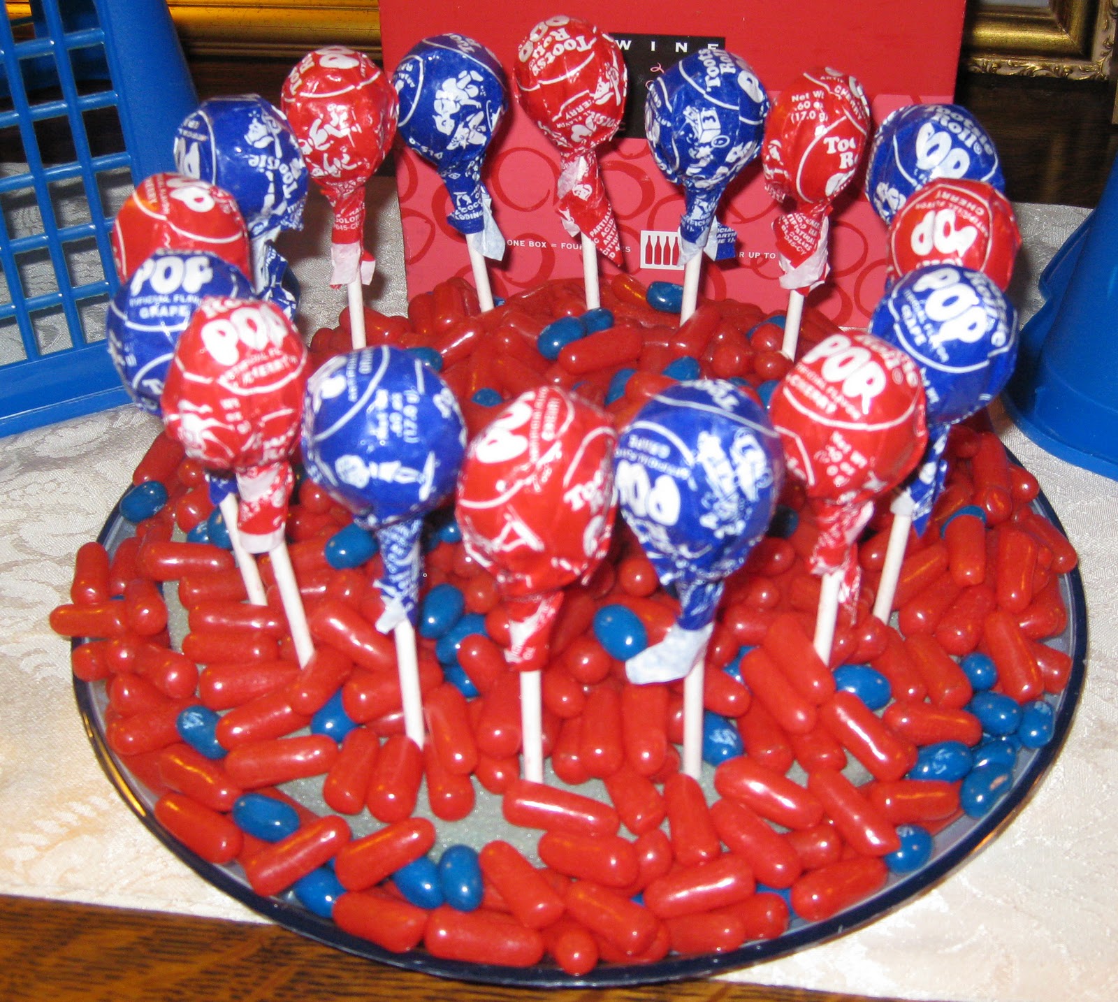 renoparty&giftideas Red and Blue Candy Buffet