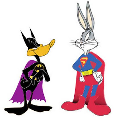 El Pato Lucas (como Batman) y Bugs Bunny (como Superman)