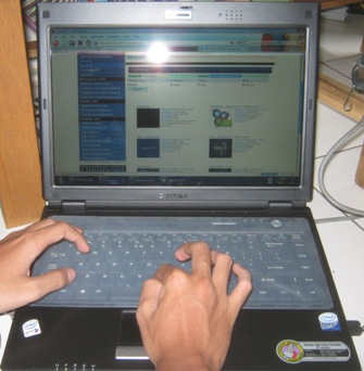 [laptopku.JPG]