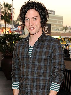 [jackson-rathbone-240.jpg]