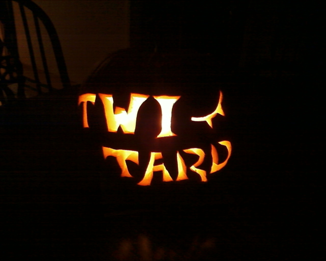 [Twitard+O+lantern.JPG]