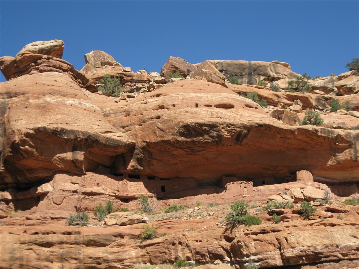 Trail Zenned Moon House ruin