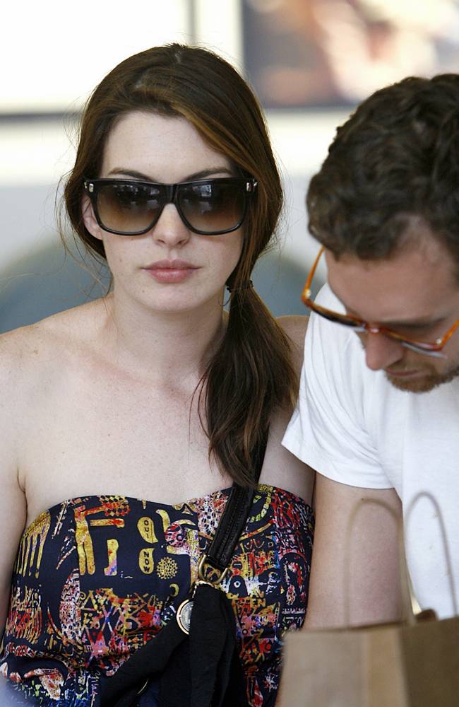 Anne Hathaway strolling in the