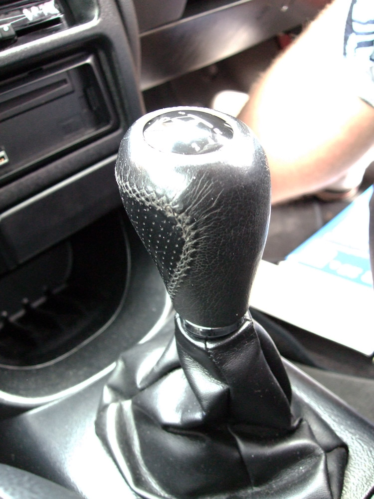 How to Remove MG ZR / Rover 25 Gear Knob
