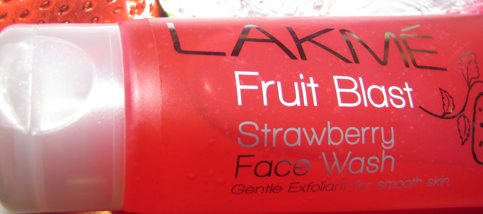 Lakmé Fruit Blast Strawberry Facewash Review