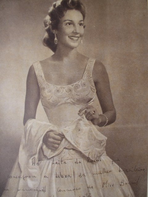 [Miss-Emília-1.JPG]