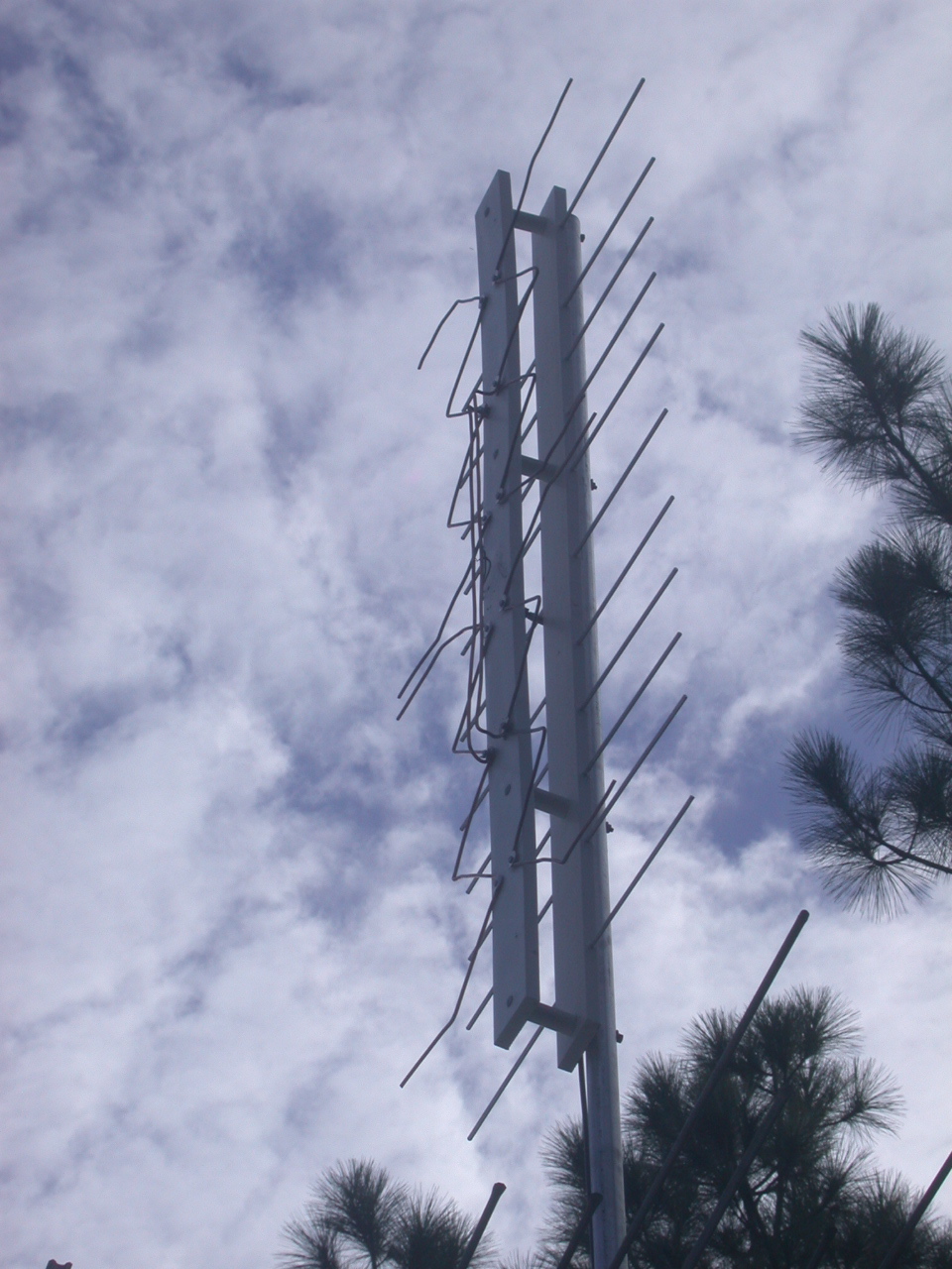 GrayHoverman home built. GrayHoverman home built UHF TV antenna.