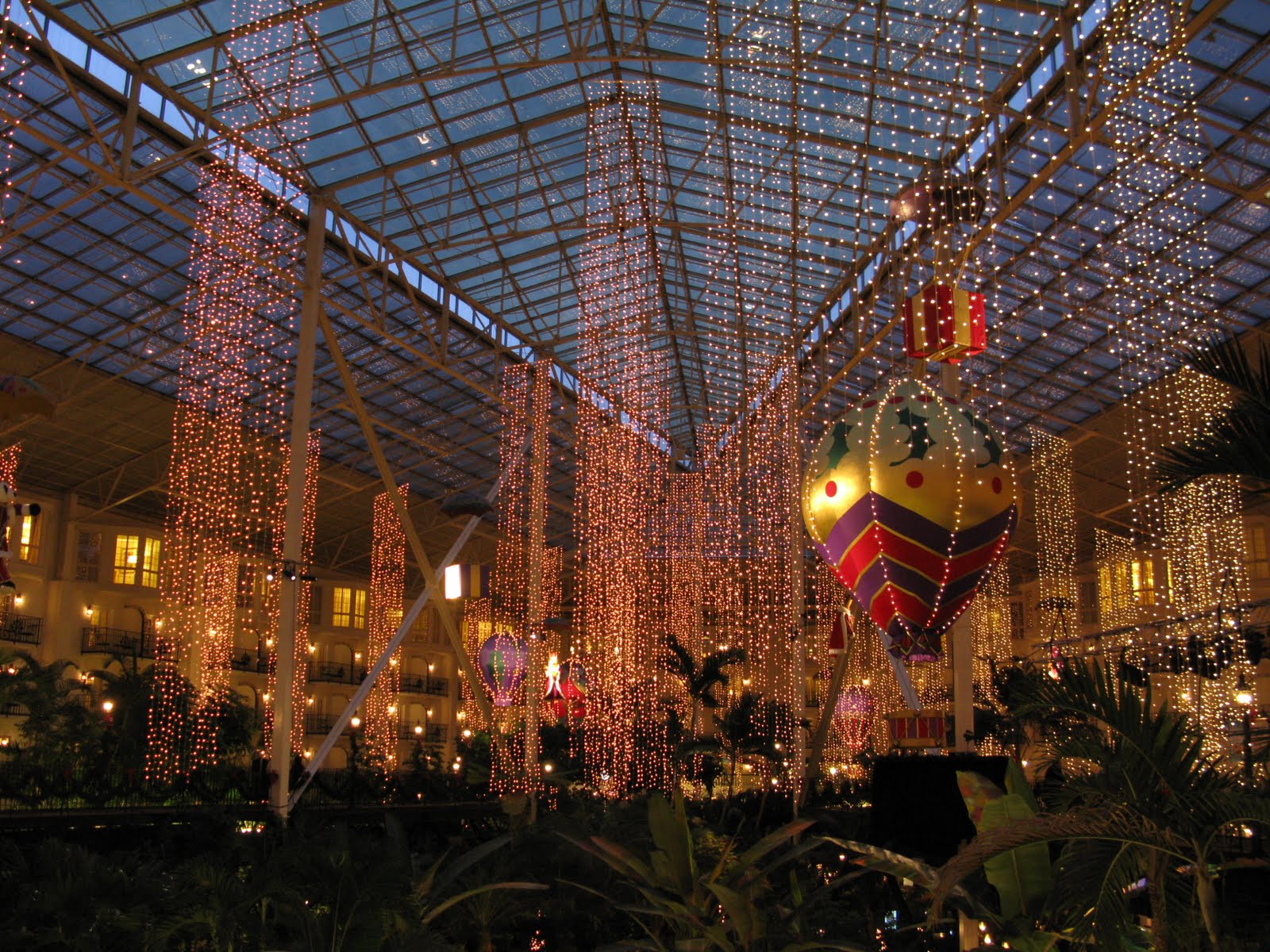 C2C Christmas Light up at Opryland, Nashville