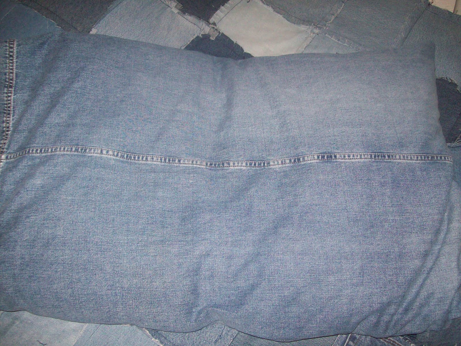 Dots & Daisies Blue Jean Quilt