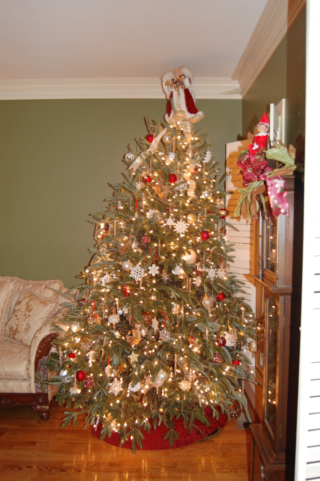 Long Party of Five Christmas 2010 The Year of The Leaning Christmas Tree