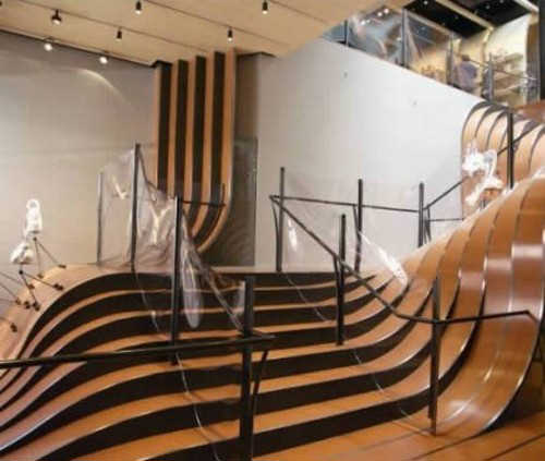 [The-Worlds-10-Most-Stunning-Stairways-Design-008.jpg]
