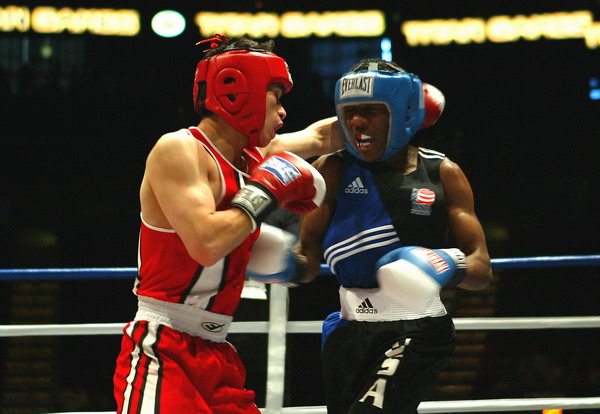 04_titan_boxing_spotlight+0002.jpg
