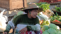 Au marché de Pyin U Lynn
