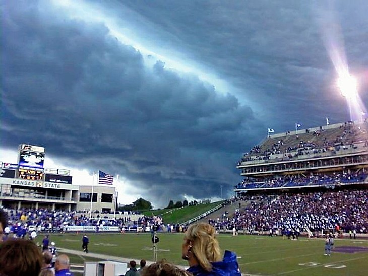 Mary's Be a GoodDog Blog: Football and Clouds in K-State's Manhattan's ...