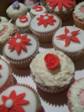 Cupcakes w/ Sugar Flowers