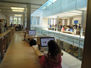 Apple Retail Experience where passionate employees differentiate the retail experience