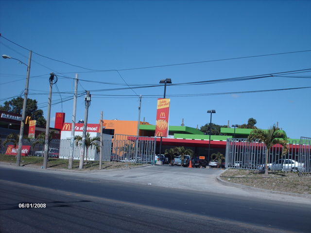 PLAZA McDONALD