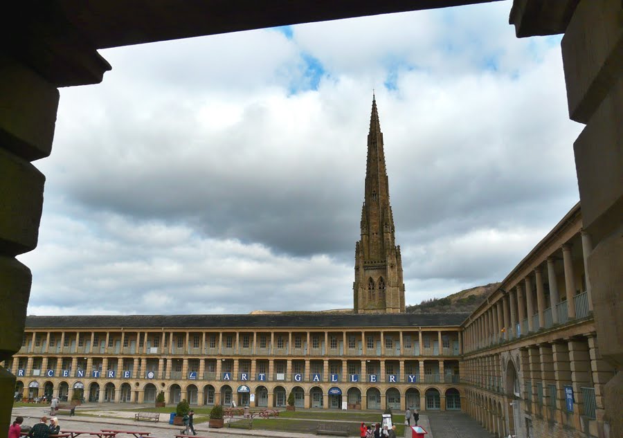 Saltaire Daily Photo Halifax Piece Hall