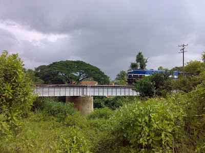 ನಮ್ಮನ್ನು ಹಳಿ ತಪ್ಪಿಸಿದ ರೈಲು
