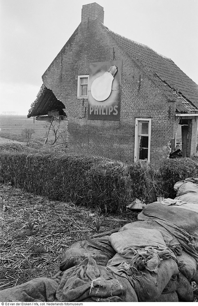 [NFA01_eve-4511-8_U.JPG]