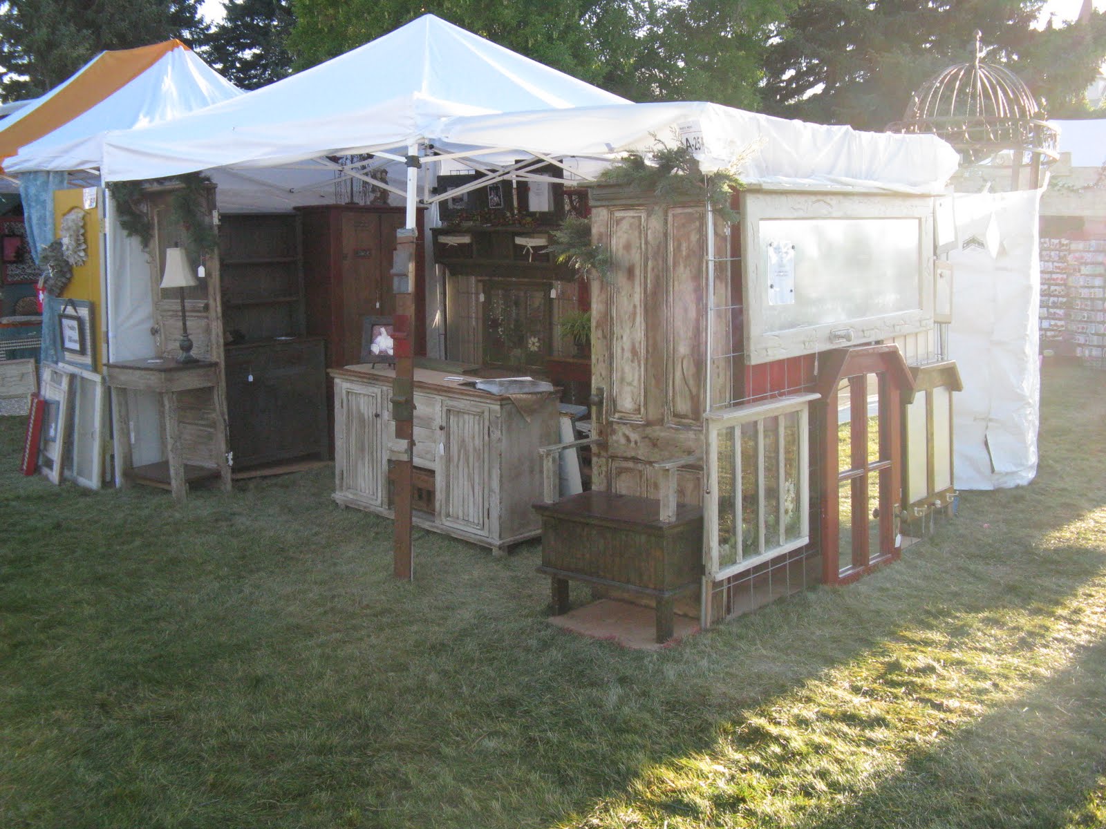 Rustic Woods: Booth