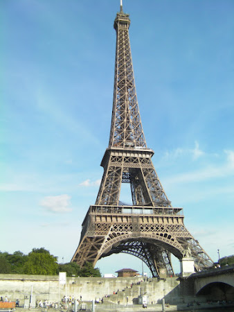 foto menara Eiffel