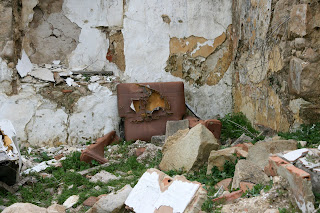 Ruinas y resto de mobiliario
