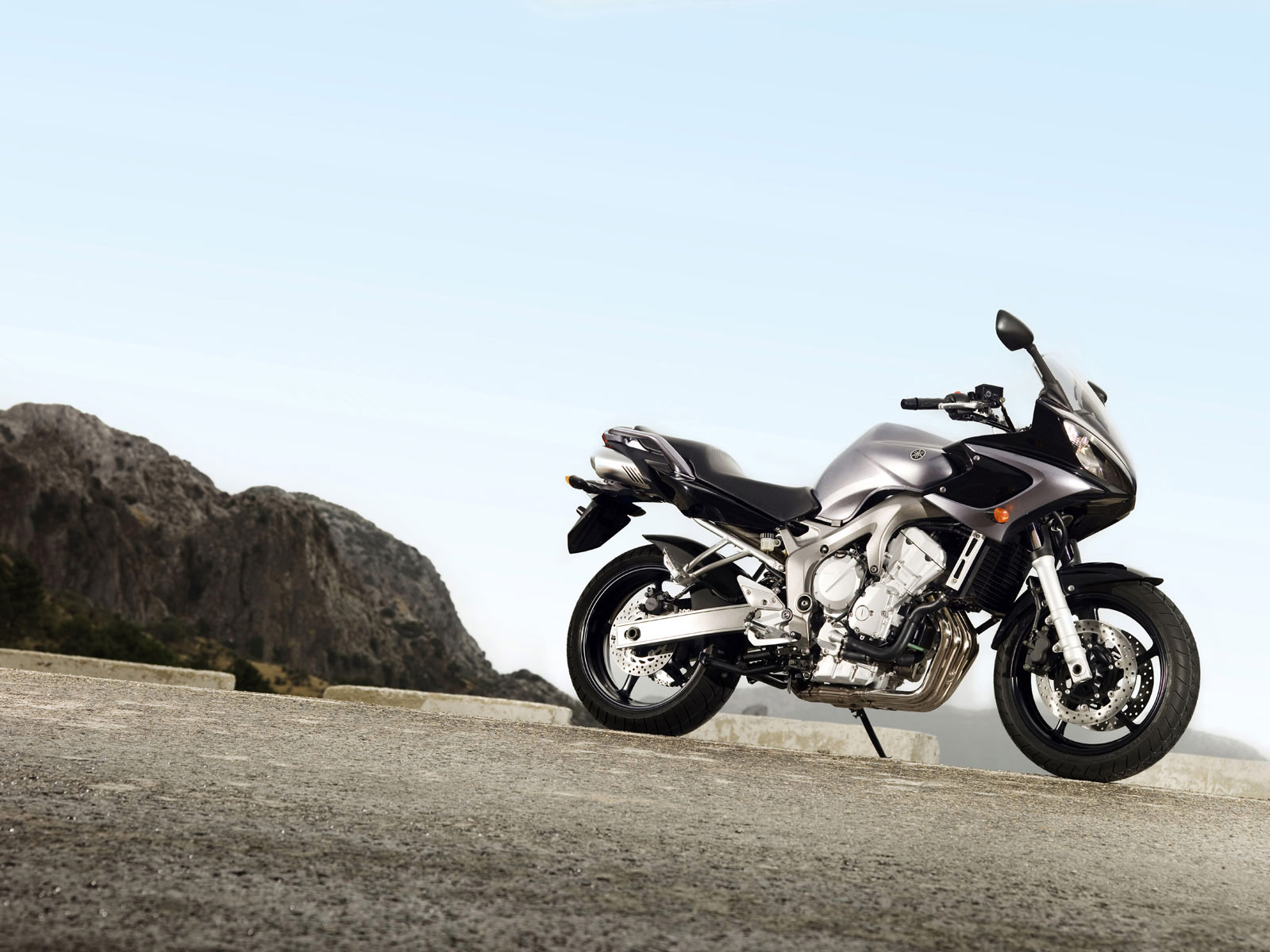 2007-yamaha-fz6-review-specifications-pictures