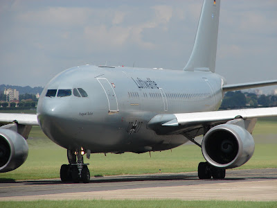 A330+MRTT+taxi2.JPG