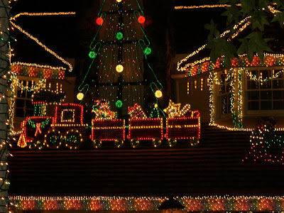 The Smith's Canvas in the USA: Christmas lights on Thoroughbred The Smith's Canvas in the USA: Christmas lights on Thoroughbred