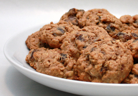 oatmeal date spice cookies